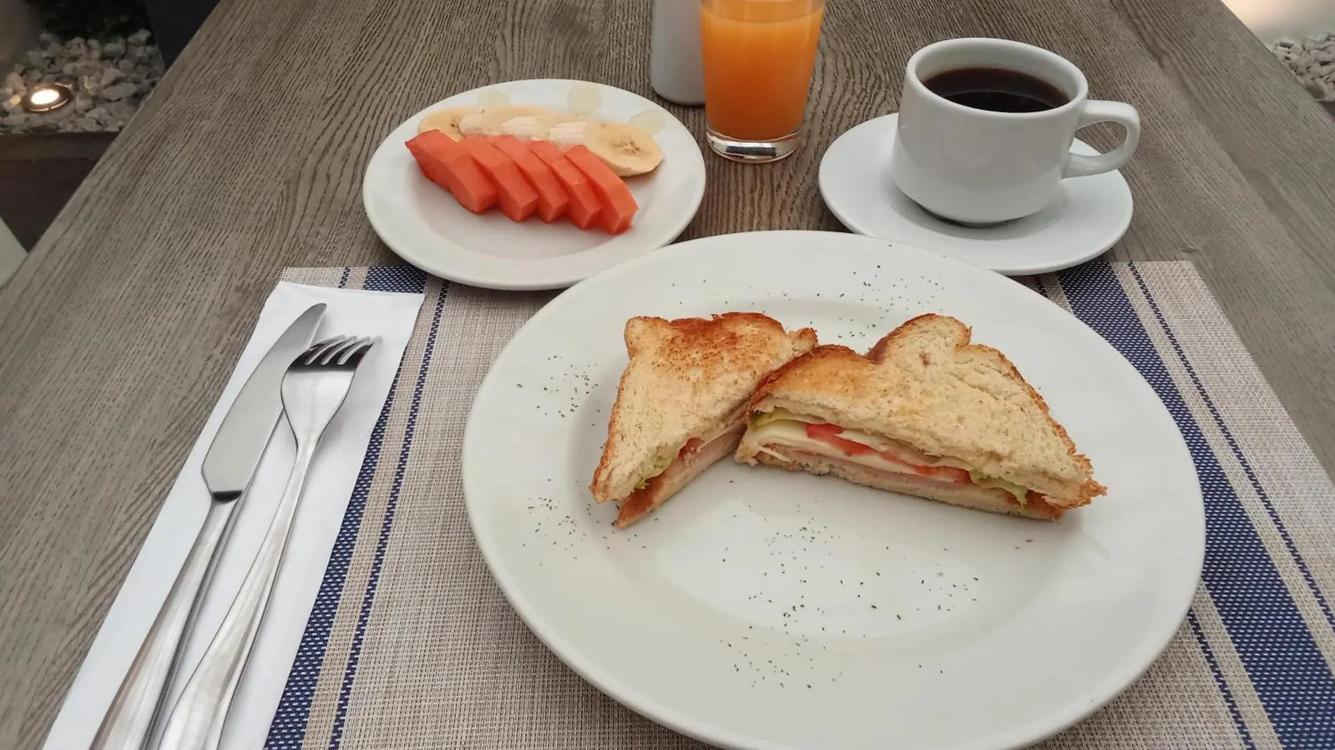 ***  Hotel Castellana 95 Bogota Colombia